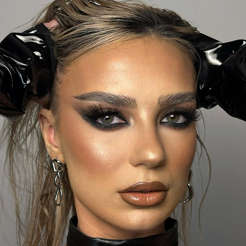 Ciao Roxana - Artist profesionist in Hair & Makeup